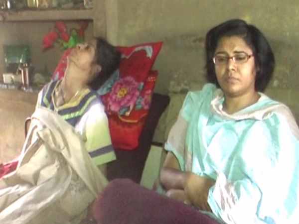 डिस्ट्राफी नाम की बीमारी से पीड़िक है मां-बेटी