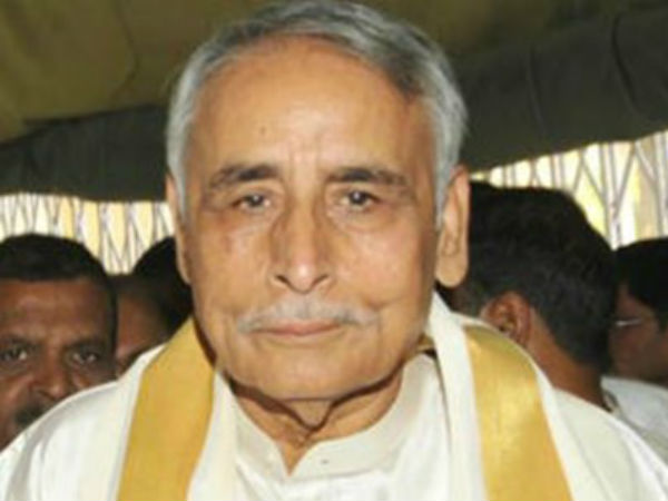 नहीं है खुद के पास कार