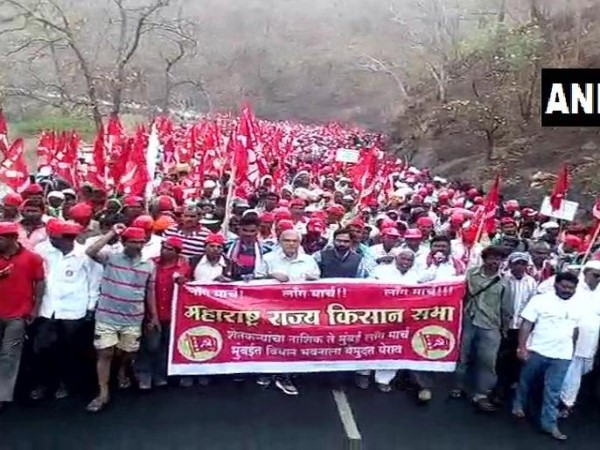 maharashtra 30,000 farmers marching towards Mumbai maharashtra 30,000 farmers marching towards Mumbai