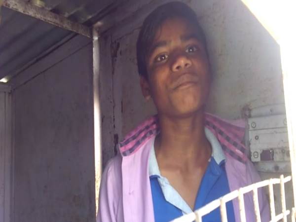 Shahjahanpur children sell liquor Shahjahanpur children sell liquor