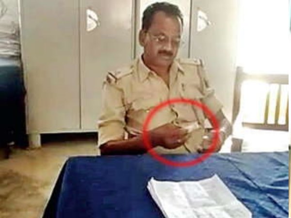 चरित्र प्रमाण बनवाने गई थी महिला