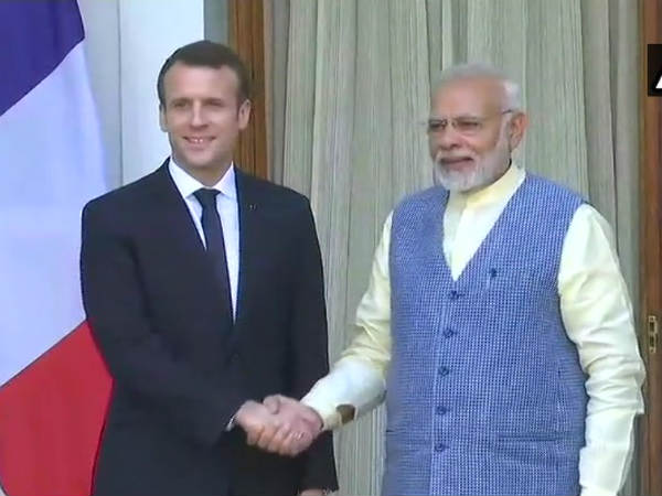 macron-meets-modi.jpg macron-meets-modi.jpg