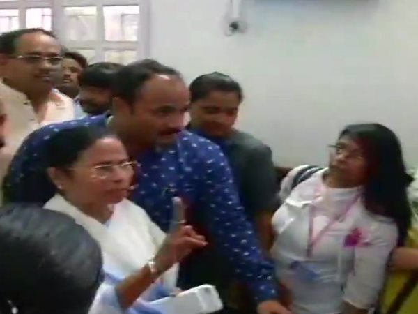 West Bengal CM Mamata Banerjee show victory sign after rajyasabha elections results West Bengal CM Mamata Banerjee show victory sign after rajyasabha elections results