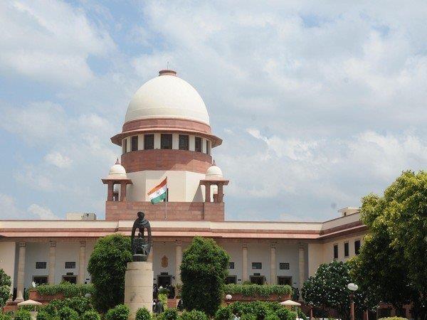 इस मामले को बेवजह राजनीतिक और धार्मिक रंग दिया जा रहा है