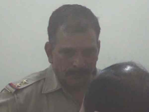 Anti Corruption team Police man arrested for taking bribe of 15 thousand rupees Anti Corruption team Police man arrested for taking bribe of 15 thousand rupees