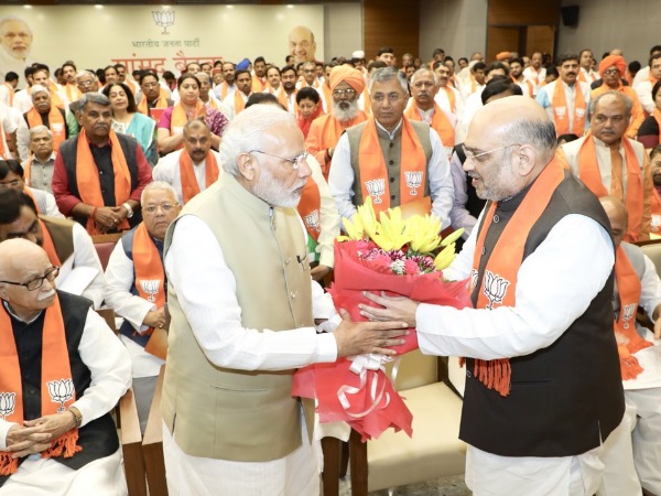 सांसद शनिवार, रविवार और सोमवार को अपने संसदीय क्षेत्रों का दौरा करें