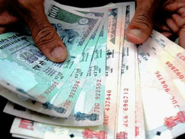 कोई अगर पैसा दे तो...