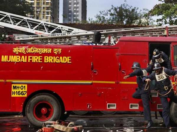 Fire Breaks Out Army Building In Mumbai Colaba Fire Breaks Out Army Building In Mumbai Colaba