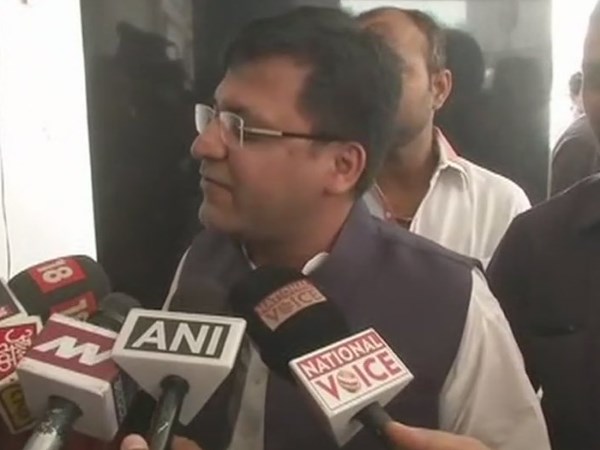 पिता नरेश अग्रवाल के नक्शे कदम पर चले नितिन अग्रवाल, जया बच्चन पर दिया विवादित बयान पिता नरेश अग्रवाल के नक्शे कदम पर चले नितिन अग्रवाल, जया बच्चन पर दिया विवादित बयान