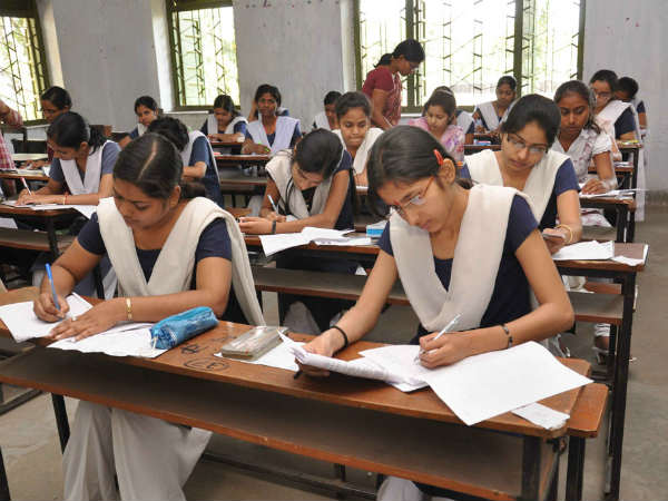 CBSE 10वीं, 12वीं की बोर्ड परीक्षा आज से, 28 लाख स्टूडेंट्स देंगे एग्जाम CBSE 10वीं, 12वीं की बोर्ड परीक्षा आज से, 28 लाख स्टूडेंट्स देंगे एग्जाम