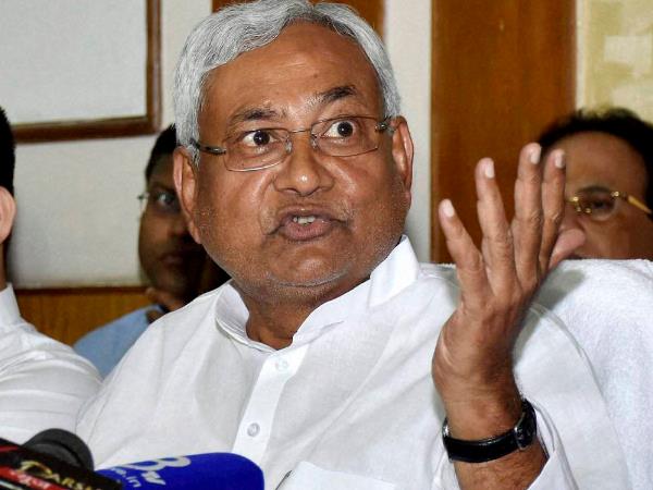 'गिरिराज सिंह और अश्विनी चौबे पर निशाना'