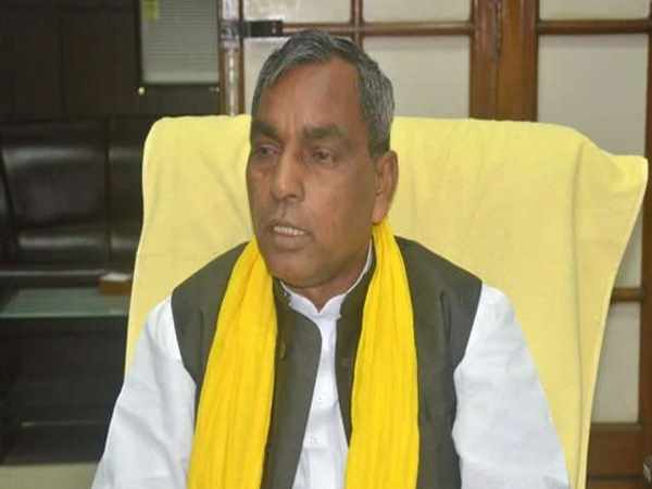 ये लोग पागल होकर घूम रहे हैं
