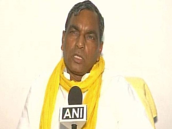 सरकार ने जमीन पर कुछ खास नहीं किया