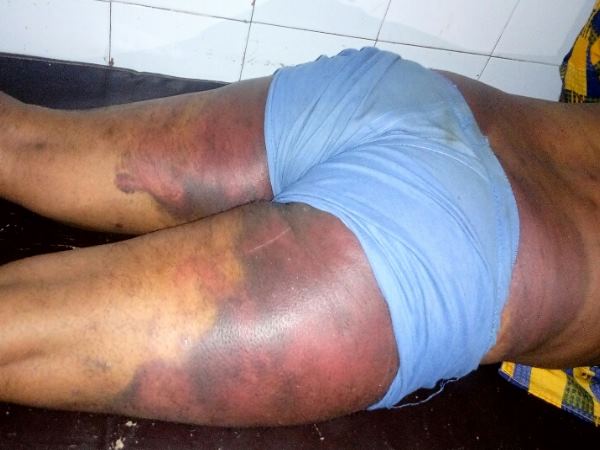 shahjahanpur police beaten a man very badly shahjahanpur police beaten a man very badly