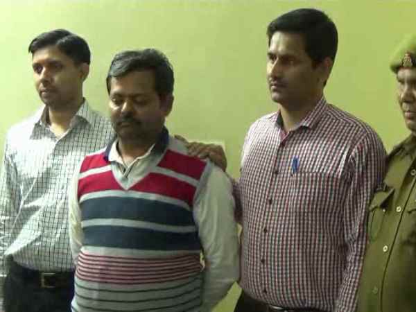 नोटबंदी का उठाया फायदा