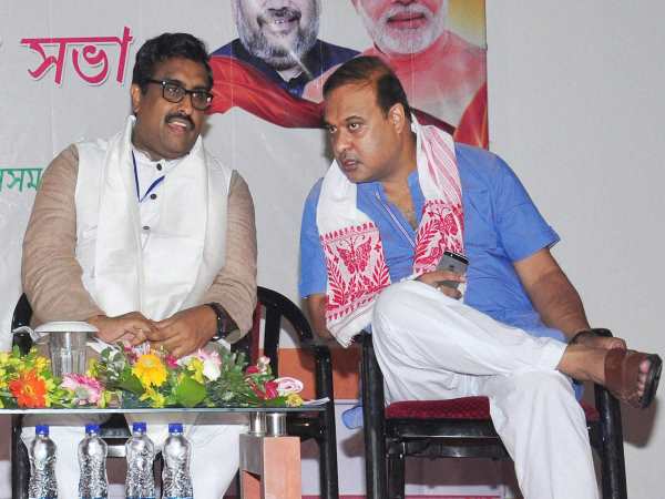 माणिक सरकार पर पहले भी निशाना साध चुके हैं हेमंत बिस्वा सरमा