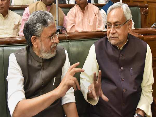 बिहार: नीतीश कुमार को नहीं रास रहा बीजेपी का बदला-बदला सा अंदाज बिहार: नीतीश कुमार को नहीं रास रहा बीजेपी का बदला-बदला सा अंदाज