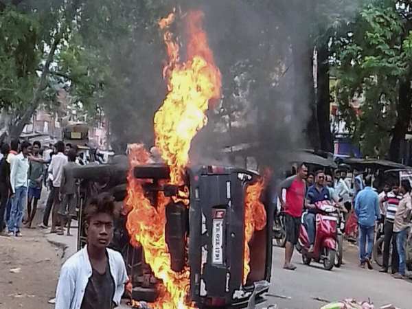 झारखंड: अलीमुद्दीन हत्याकांड में कोर्ट ने 11 गौरक्षकों को सुनाई उम्रकैद की सजा झारखंड: अलीमुद्दीन हत्याकांड में कोर्ट ने 11 गौरक्षकों को सुनाई उम्रकैद की सजा