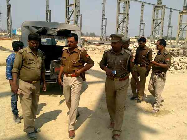 दहशत से फैक्ट्री में फैला सन्नाटा
