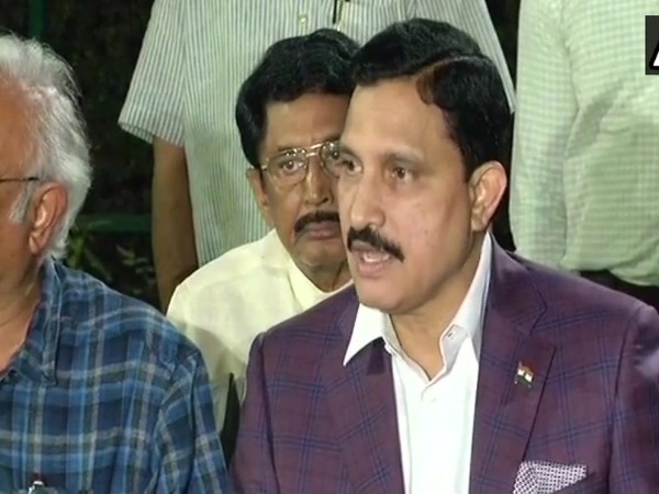 पीएम मोदी से मिलने के बाद TDP कोटे के दोनों केंद्रीय मंत्रियों ने दिया इस्तीफा पीएम मोदी से मिलने के बाद TDP कोटे के दोनों केंद्रीय मंत्रियों ने दिया इस्तीफा