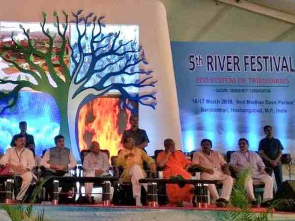 आठ लाख करोड़ रुपए के प्रोजेक्ट पर काम हो रहा: गडकरी