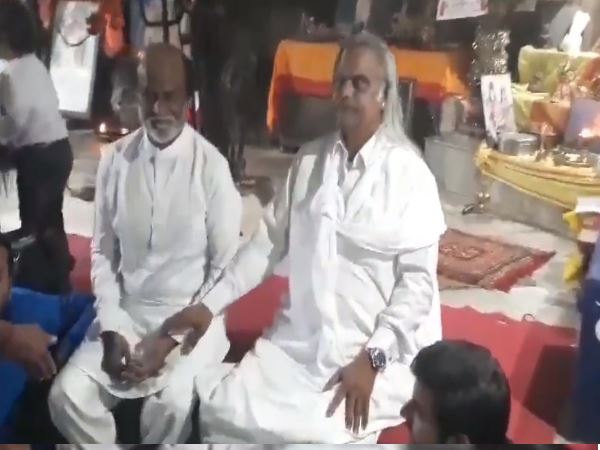 शिवखोड़ी मंदिर में जाकर भागवान भोलेनाथ के दर्शन