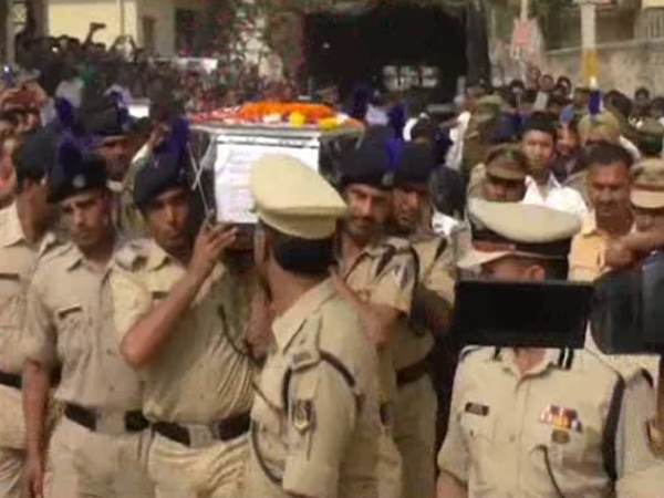 chatiishgarh sukuma martyor shobhit sharma dead body reached to hapur chatiishgarh sukuma martyor shobhit sharma dead body reached to hapur