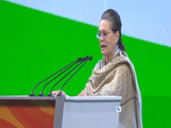 लोगों के दिलों में कांग्रेस है