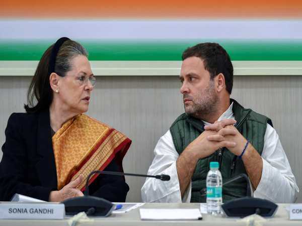 जजों की प्रेस वार्ता पर भी सोनिया ने की टिप्पणी
