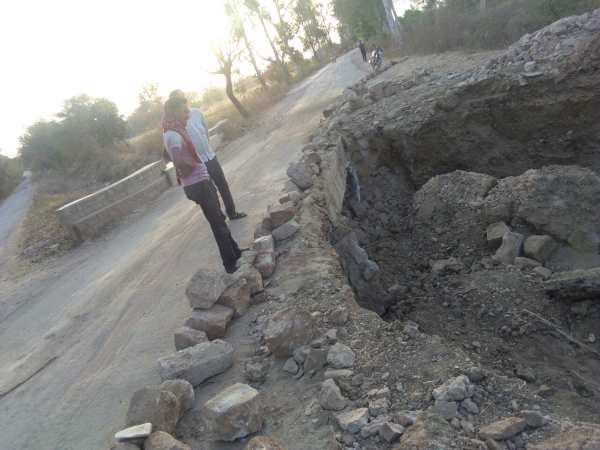 SP leader died when bridge fell on him in Mirzapur SP leader died when bridge fell on him in Mirzapur