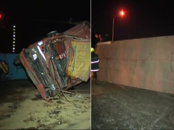 Maharashtra: truck accident Western Express highway in Mumbai Maharashtra: truck accident Western Express highway in Mumbai
