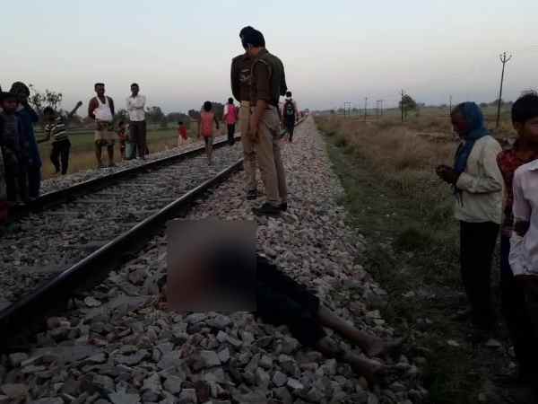 A father suicide after his son fled with girlfriend in Mainpuri A father suicide after his son fled with girlfriend in Mainpuri