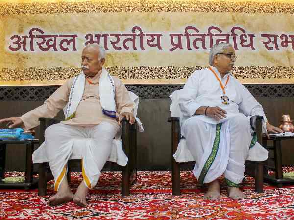 बढ़ते कद पर लगाम के लिए संघ ने मोदी समर्थकों को किया किनारे? बढ़ते कद पर लगाम के लिए संघ ने मोदी समर्थकों को किया किनारे?