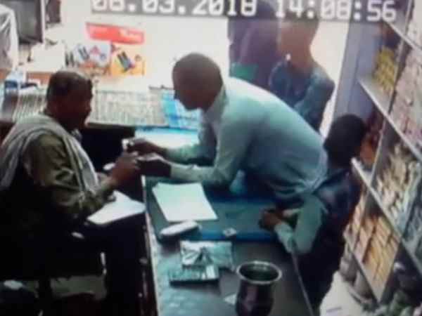 Boy thief in Mathura caught on CCTV Boy thief in Mathura caught on CCTV