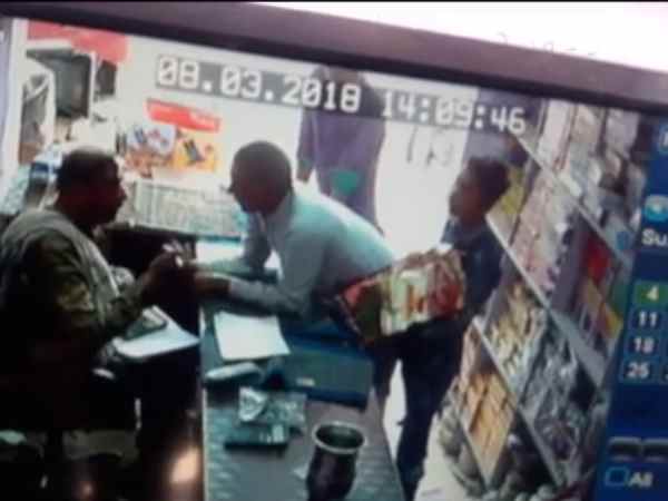Boy thief in Mathura caught on CCTV Boy thief in Mathura caught on CCTV
