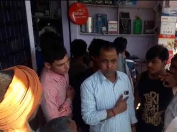 Boy thief in Mathura caught on CCTV Boy thief in Mathura caught on CCTV