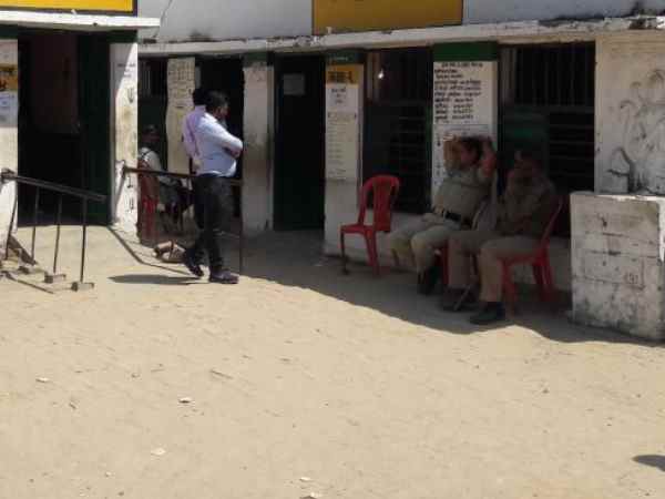 Boycott of election by villagers in Phulpur by election Boycott of election by villagers in Phulpur by election