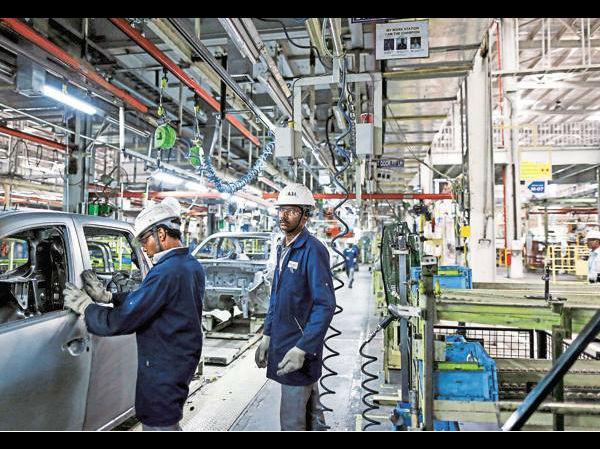 Indias manufacturing sector growth falls to 5-month low in March: PMI Indias manufacturing sector growth falls to 5-month low in March: PMI
