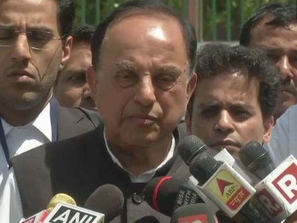 महाभियोग का कदम उठाकर कांग्रेस ने आत्महत्या की है-स्वामी महाभियोग का कदम उठाकर कांग्रेस ने आत्महत्या की है-स्वामी