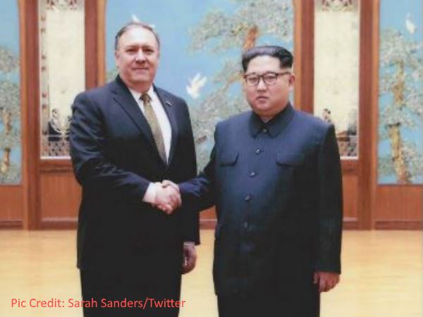 US विदेश मंत्री माइक पोंपेयो और किम की तस्वीर हुई रिलीज US विदेश मंत्री माइक पोंपेयो और किम की तस्वीर हुई रिलीज