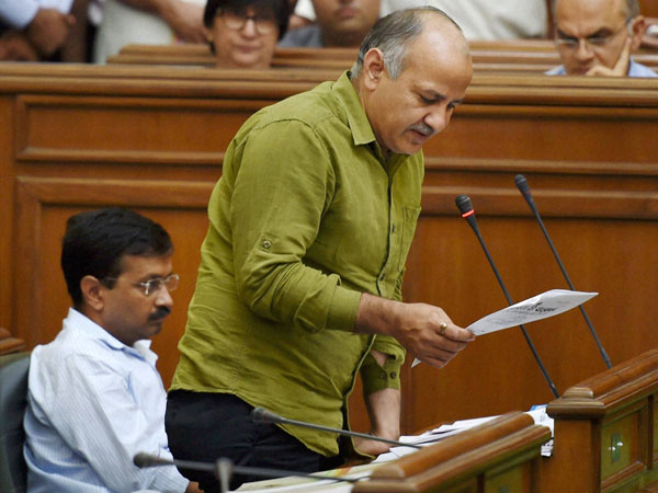 केजरीवाल सरकार का बड़ा फैसला, विधायक फंड 10 करोड़ किया केजरीवाल सरकार का बड़ा फैसला, विधायक फंड 10 करोड़ किया