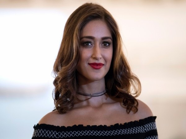 इलियाना की फोटो के बाद उनके मां बनने की चर्चा चल रही है।