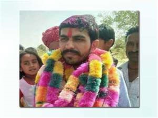 बेटे की पढ़ाई के लिए पिता ने लिया कर्ज