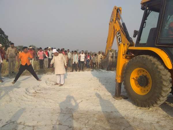 बैठक के चक्कर में चला गया मासूम का जीवन