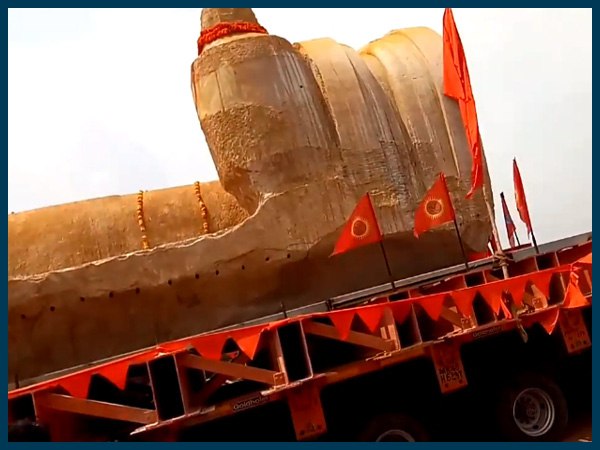 चुनाव आचार संहिता की वजह से रोका गया वाहन