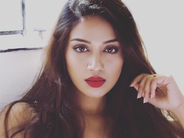 'गुड टच और बैड टच के बारे में बताएं'
