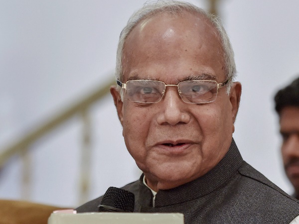 गवर्नर ने कहा, 'उस महिला को जानता तक नहीं'