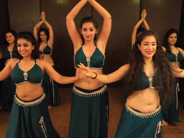 'स्वैग से स्वागत' और 'अफगान जलेबी' पर किया डांस