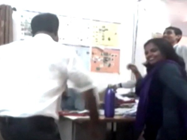 सोशल मीडिया पर वीडियो वायरल