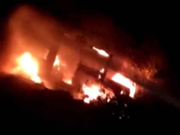 Two people died due to falling hyritation wire on the bus Two people died due to falling hyritation wire on the bus